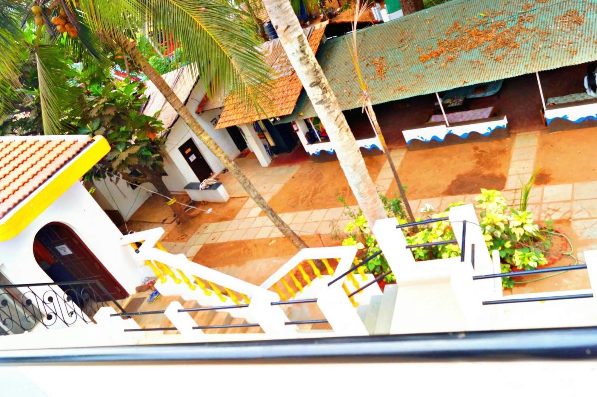 Backpacker Panda Goa Hostel Calangute Exterior photo