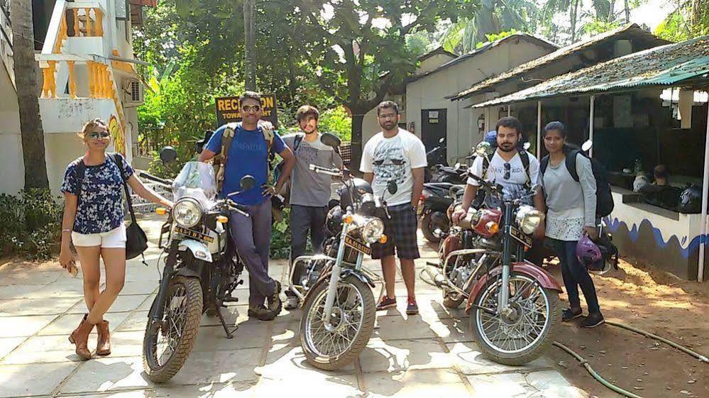 Backpacker Panda Goa Hostel Calangute Exterior photo