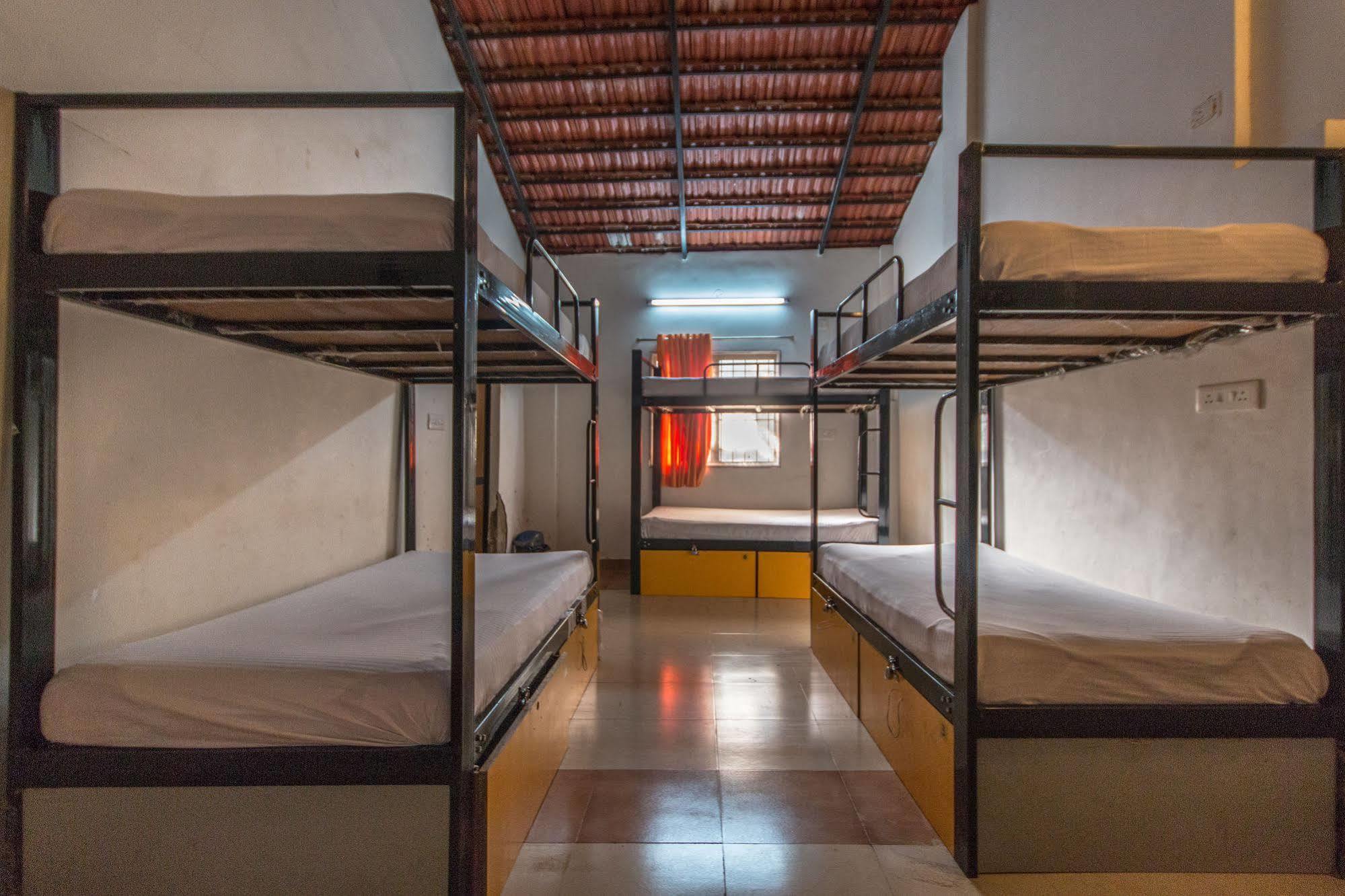 Backpacker Panda Goa Hostel Calangute Exterior photo
