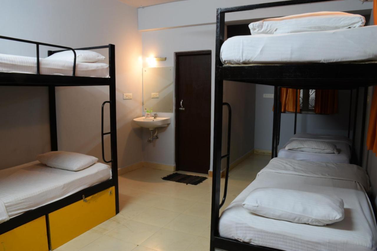 Backpacker Panda Goa Hostel Calangute Exterior photo